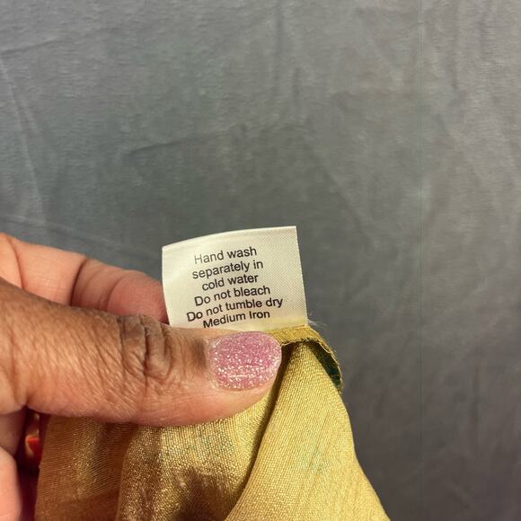 Julie Miles Blouse Women's Medium Gold Green Embossed Floral Sleeveless Princess - Picture 7 of 7